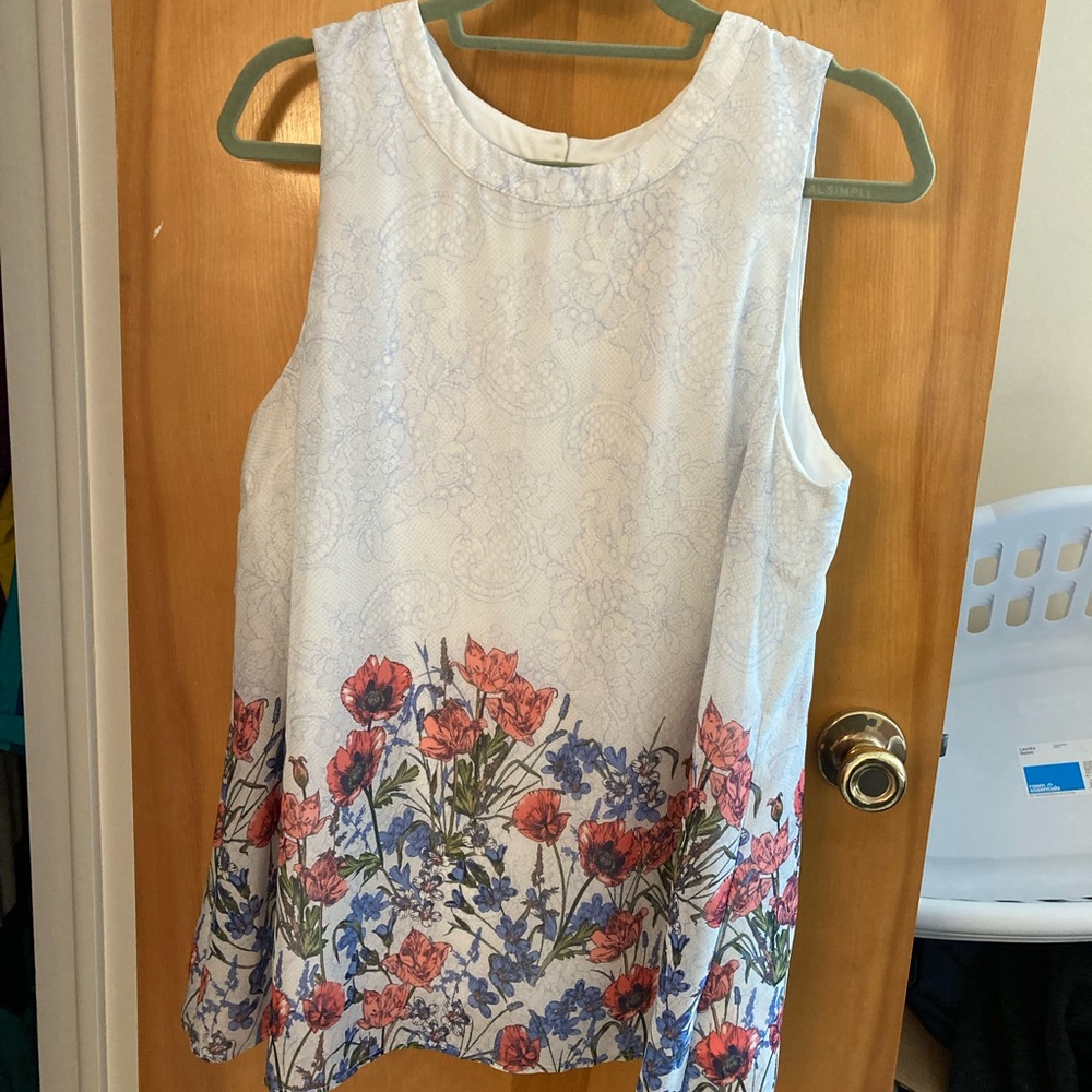 White and Floral sleeveless blouse